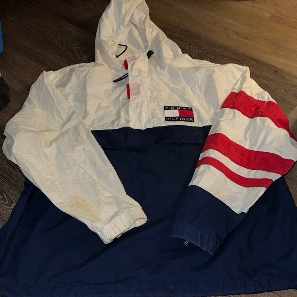 Vintage 90s ( not style from the actual 90s) Tommy Hilfiger sailing jacket Large